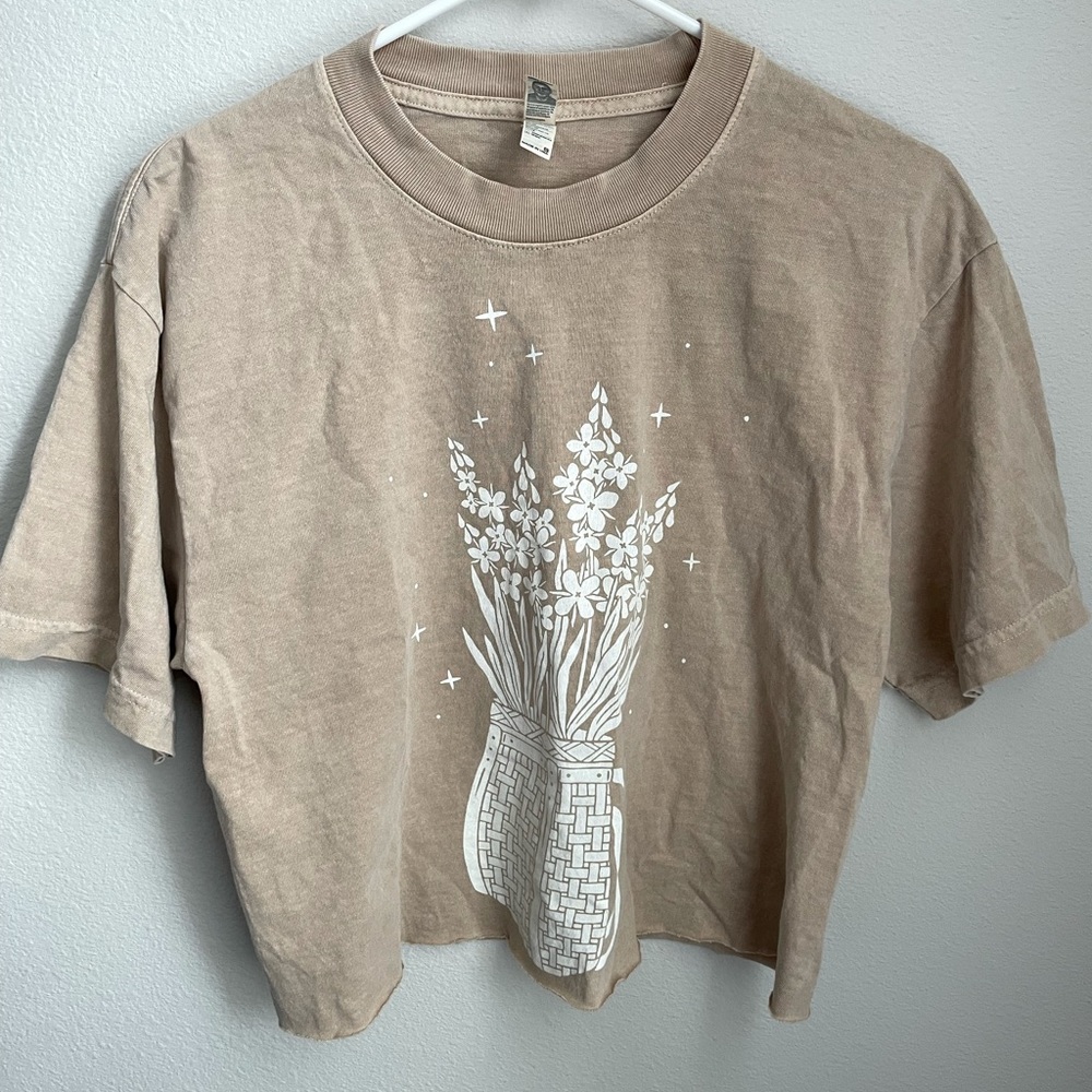 Graphic cropped tshirt